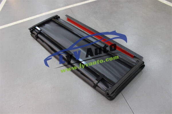 Soft tri-fold pickup tonneau cover - Image 3