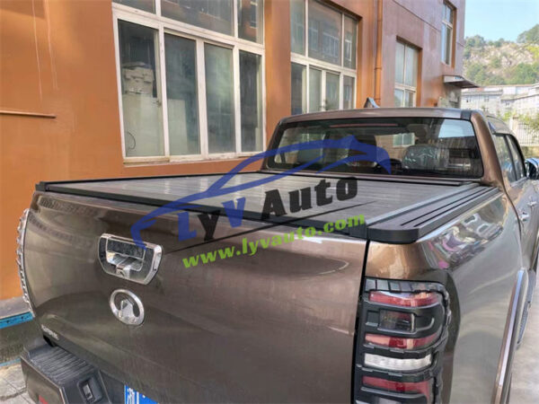 Aluminum retractable pickup cover (electric) - Image 2